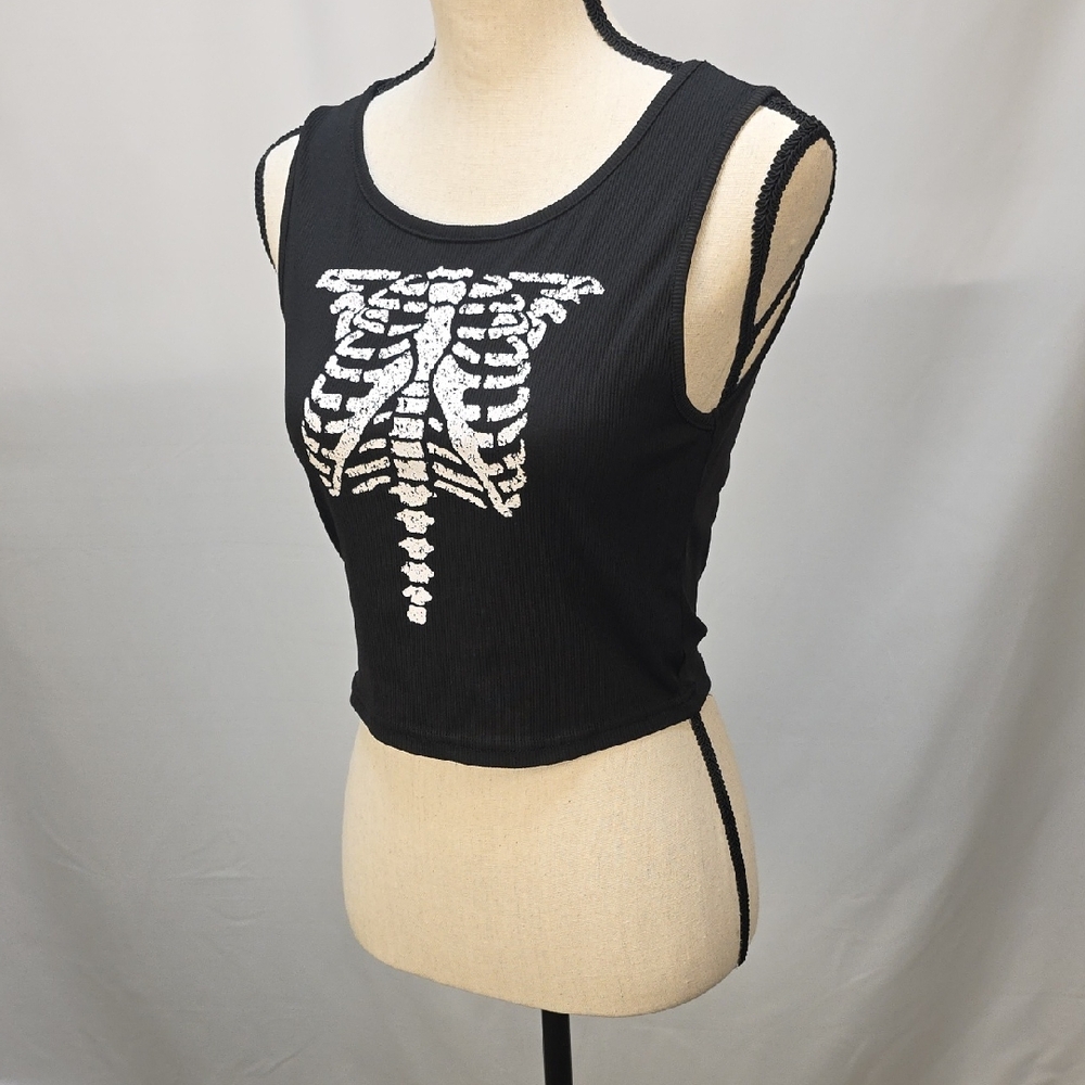 ROMWE Black Crop Top with White Ribcage Design